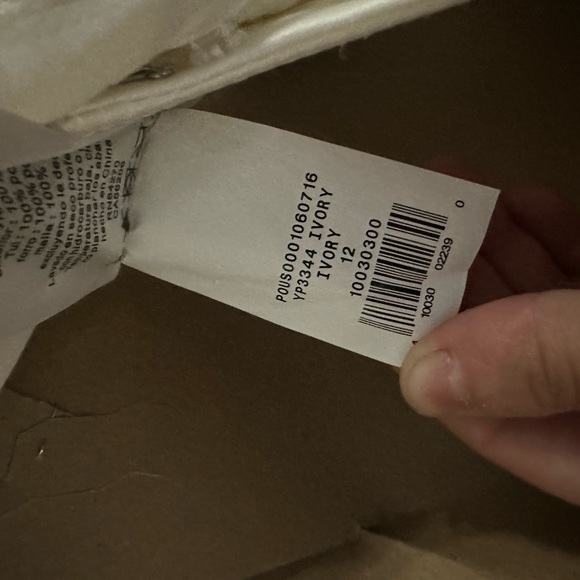 David’s bridal wedding dress never worn or altered size 12 - Picture 2 of 5